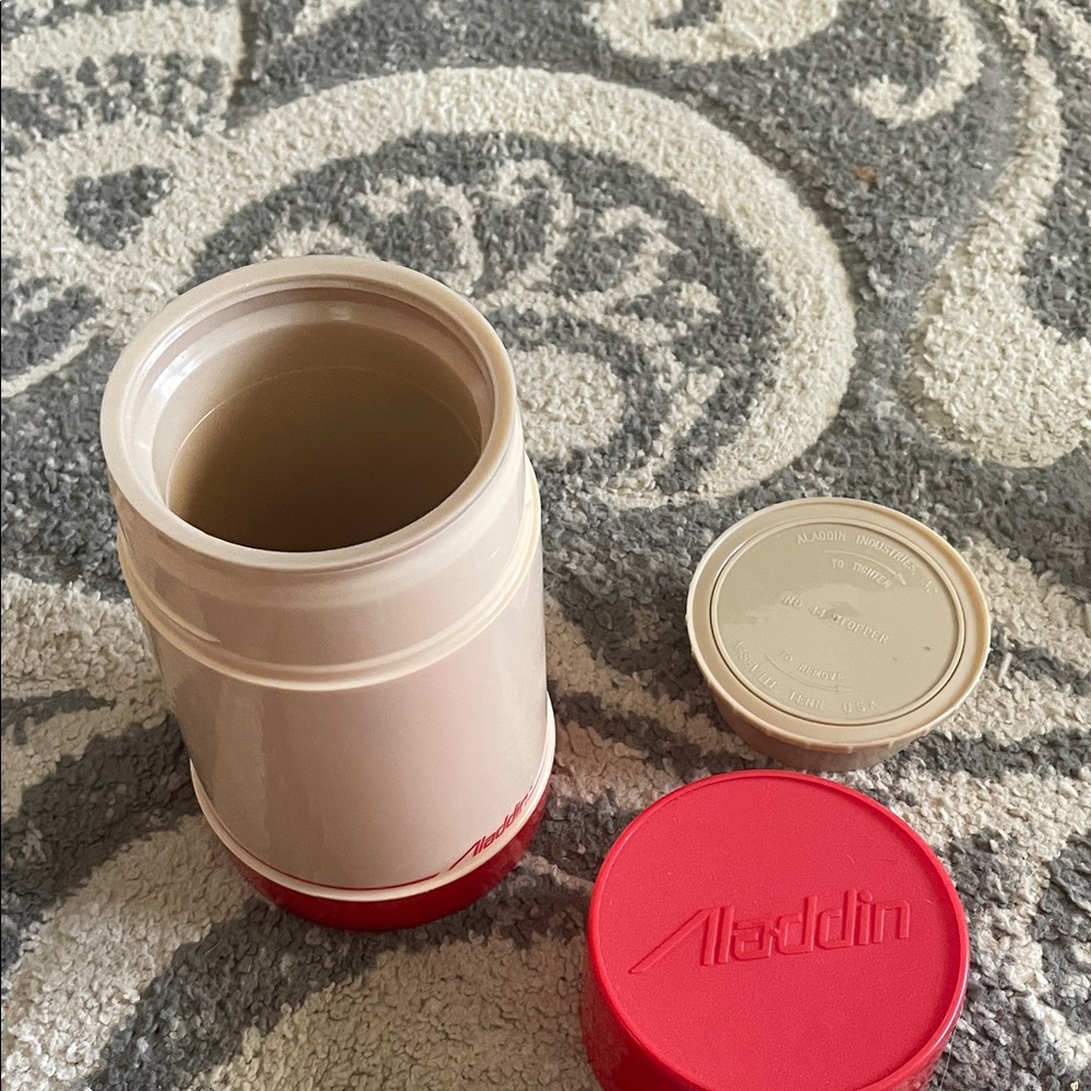 Aladdin vintage Red and Cream Thermos - Picture 4 of 4